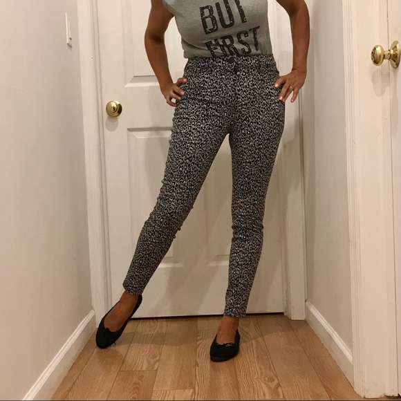 Express ‘leggings high rise’ ankle jeans. Size 4R - Picture 1 of 13